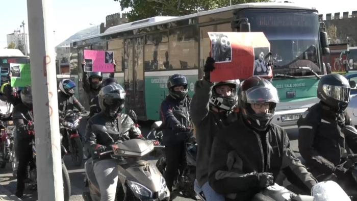 Motosikletliler kadın ve çocuk şiddetine tepki için şehri turladı